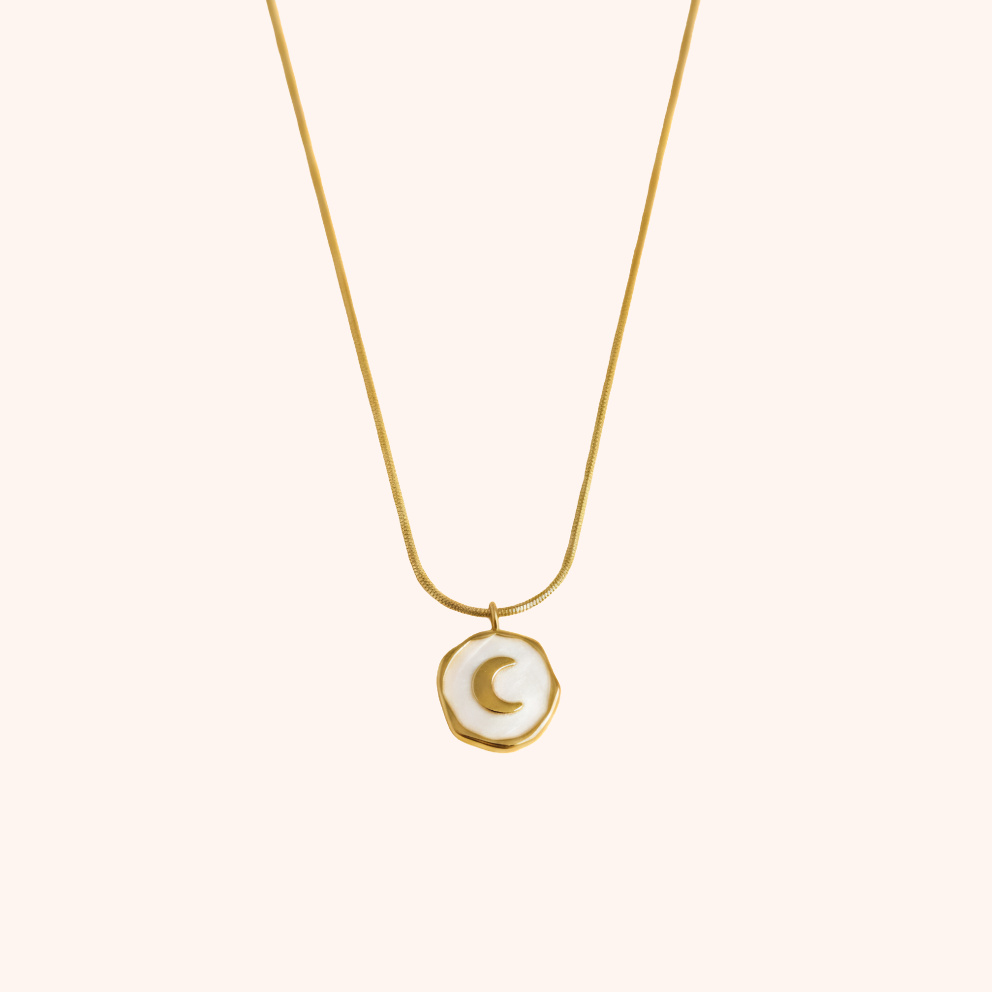Minimal Moon Pendant Necklace – Elegant Daily Wear