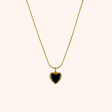 Black Heart Pendant Necklace – Minimal Elegant Design