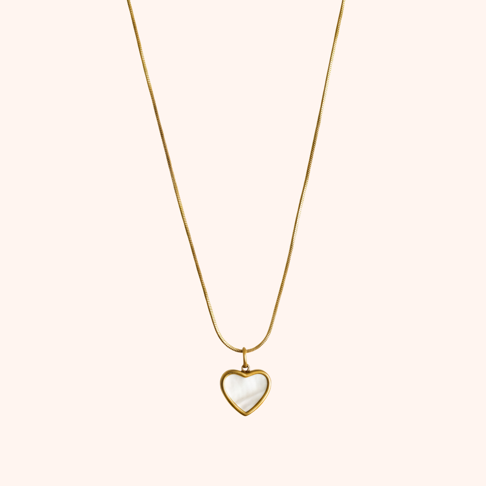 Minimal Heart Pendant Necklace – Elegant Everyday Design