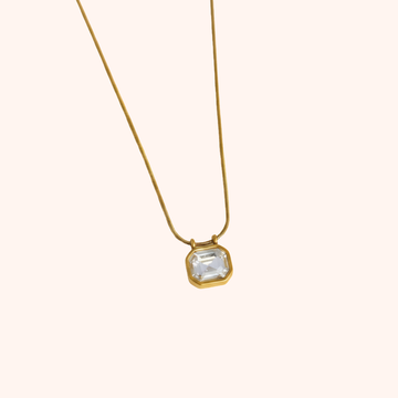 Minimal Crystal Pendant Necklace – Elegant Daily Wear